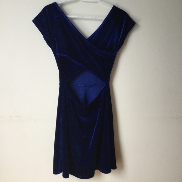 Nice blue velvet dress - Picture 3 of 3